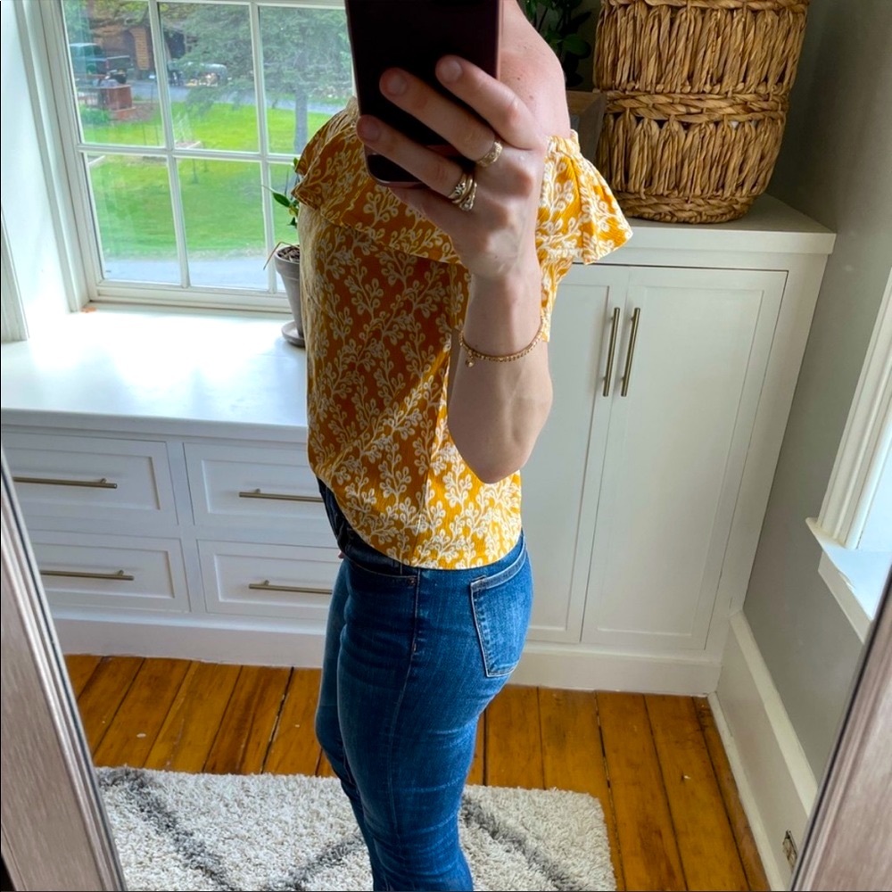 Loft off the shoulder floral crinkle top. - Picture 4 of 11